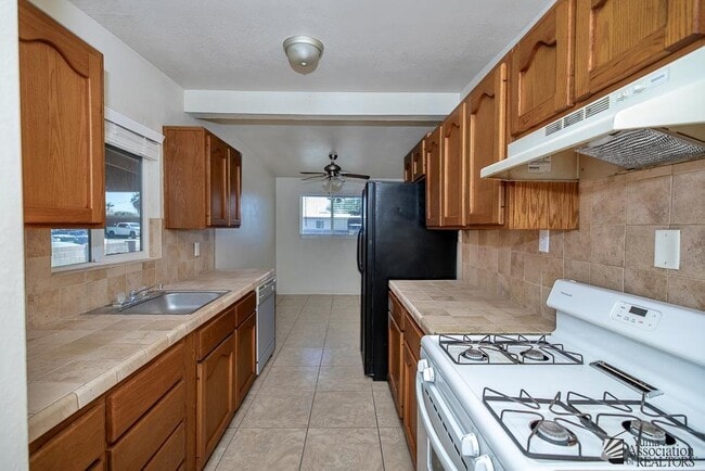 Building Photo - 1902 W 18th St