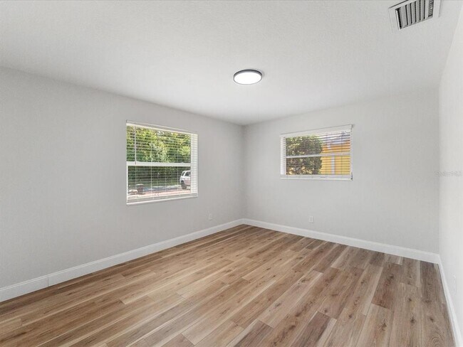 Building Photo - 5425 Waters Edge Dr