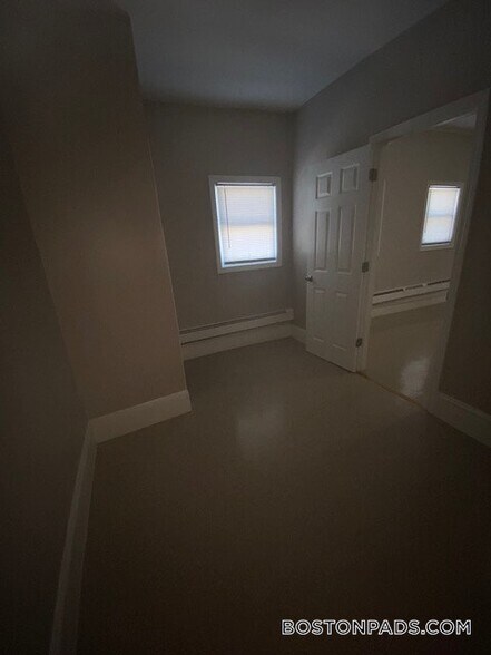 Building Photo - 66 Batchelder St
