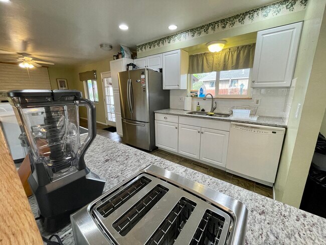 Building Photo - 6550 Tabor St