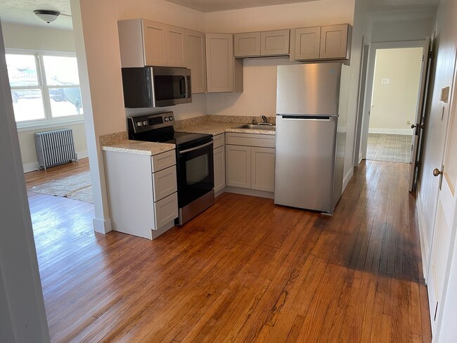 Building Photo - Route 72