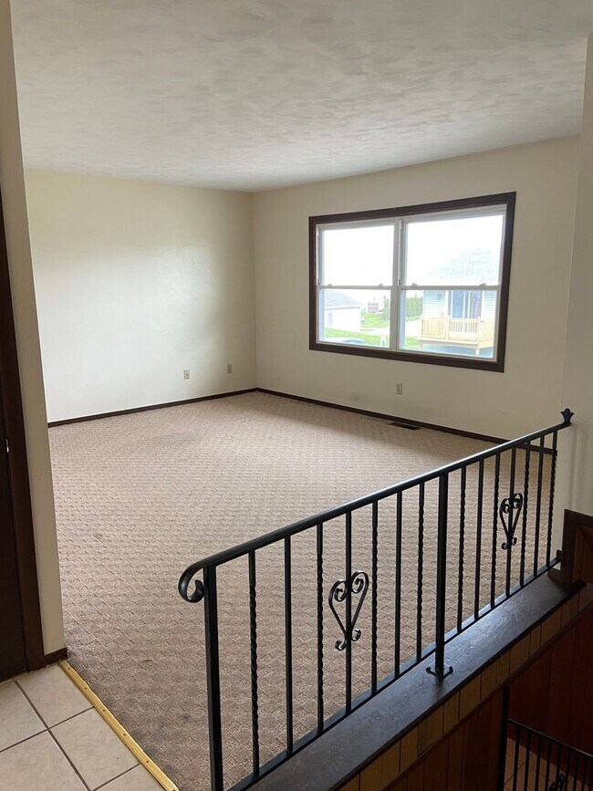 Building Photo - 4130-4136 Canterbury Dr