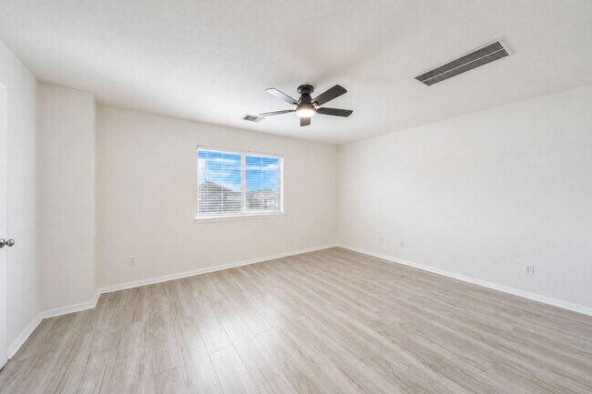 Building Photo - 11821 Jelicoe Dr
