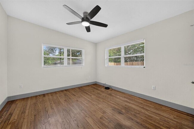 Building Photo - 1317 Cloverlawn Ave