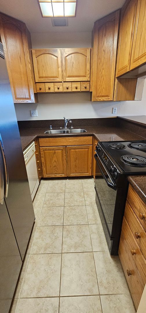 Building Photo - Clear Acre Condominiums