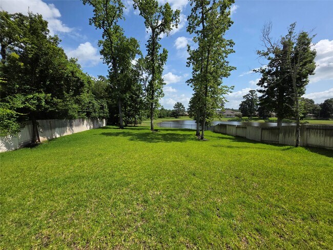 Building Photo - 110 Elm