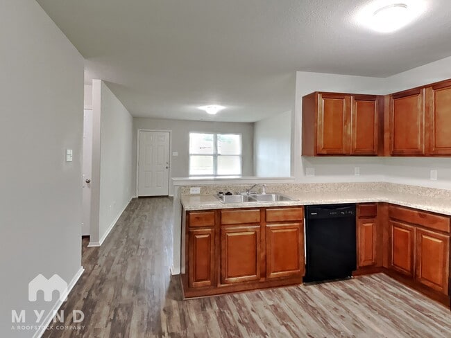 Building Photo - 307 Westwood Dr