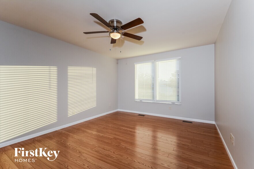 Building Photo - 284 Bluemont Ct