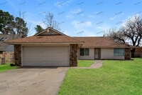 Building Photo - 950 Twisted Oak Dr