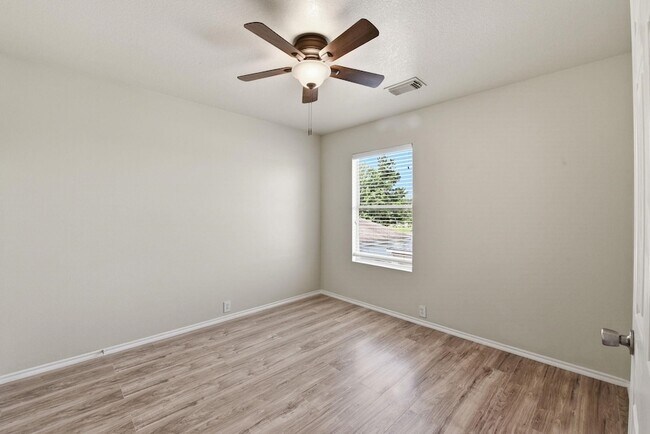 Building Photo - 9631 Coyote Creek Dr
