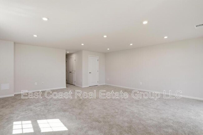 Building Photo - 105 Dripping Spring Dr