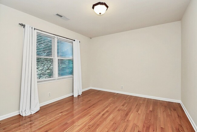 Building Photo - Large Olde Providence Home For Rent!