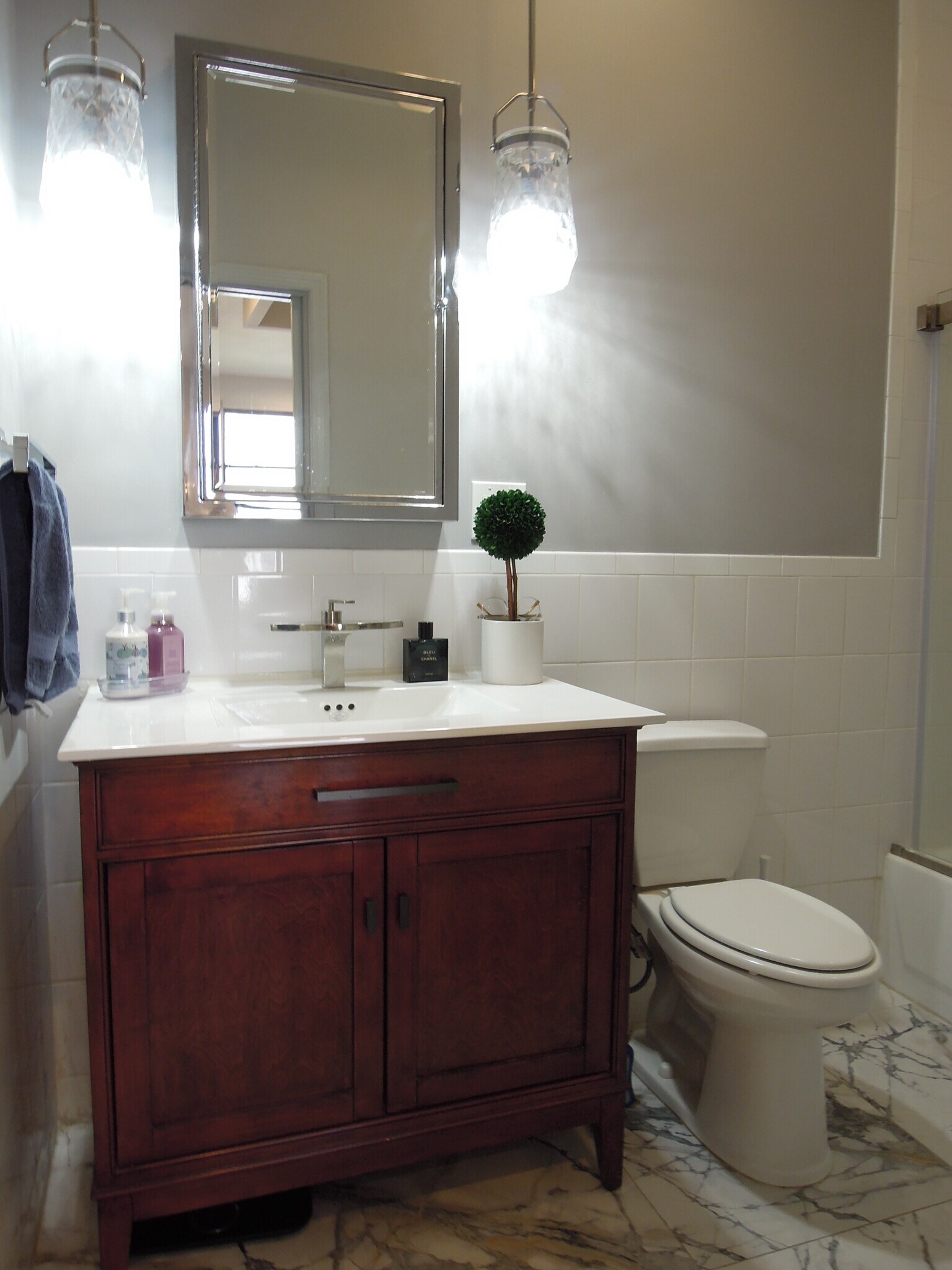 Bath w XL Med Cabinet - 149 W 120th St