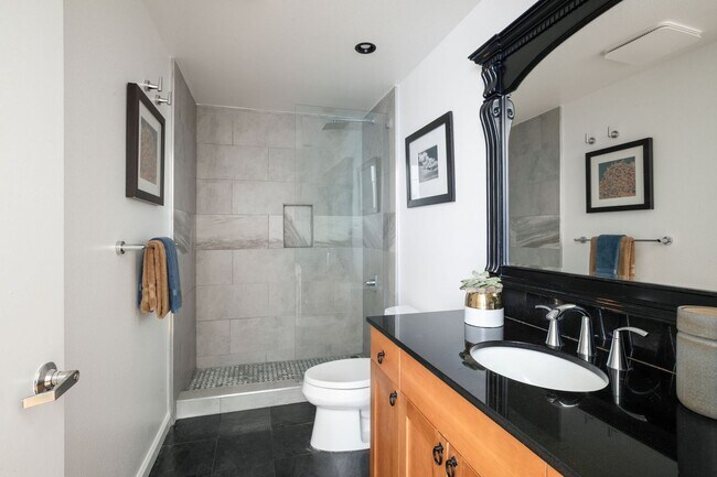 Building Photo - Stunning Two Bedroom Condo in Prime Neighborhood - Please Contact for Showing Availability!