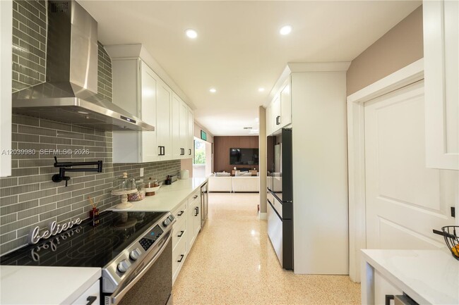 Building Photo - 17901 SW 92nd Ct