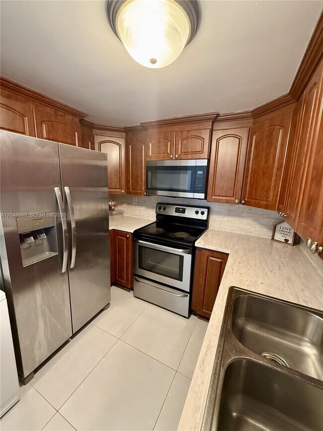 Building Photo - 20 SW 108th Ave