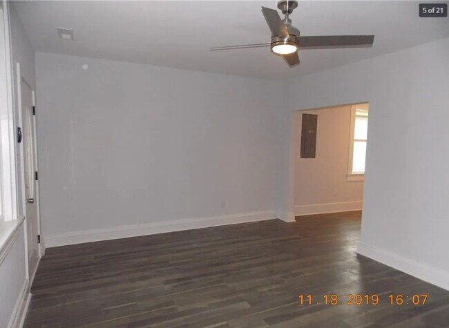 Building Photo - 2406 Halifax Ave