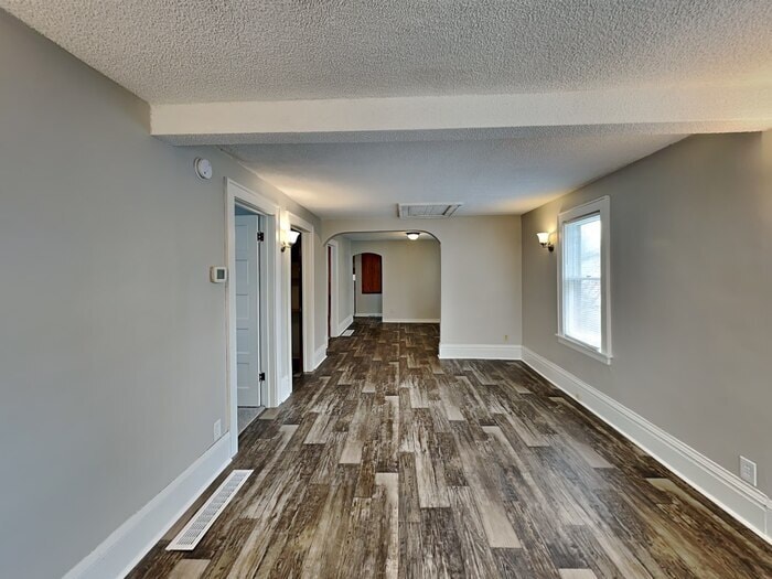 Building Photo - 2068 Reaney Ave E