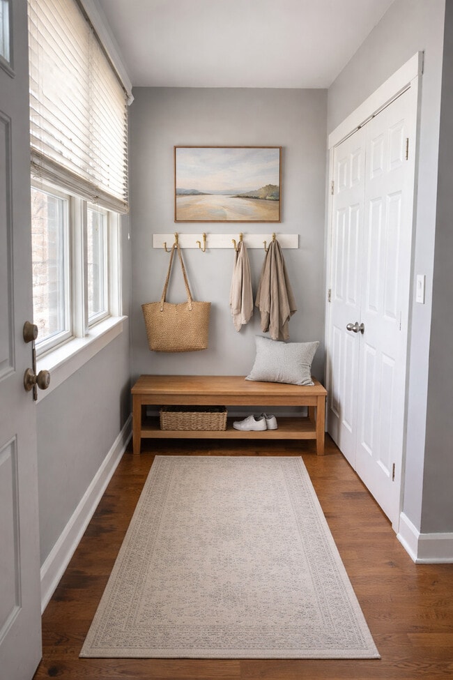 Building Photo - 3837 N Sawyer Ave