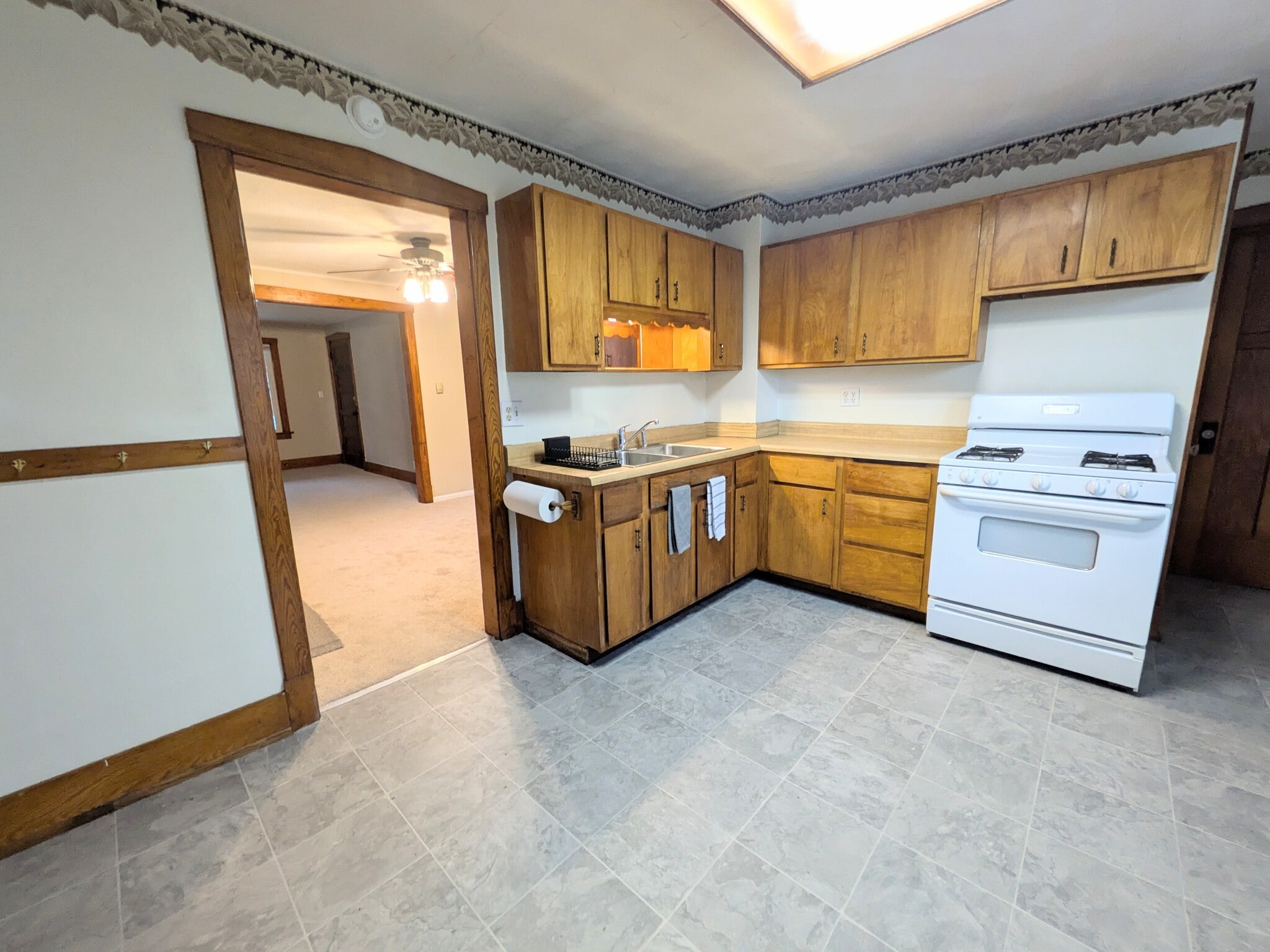 Building Photo - 118 Harding Ave
