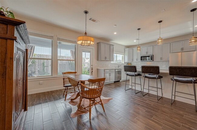 Building Photo - 1726 Summerlyn Ter Dr