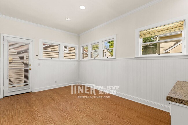 Building Photo - 842 42nd St