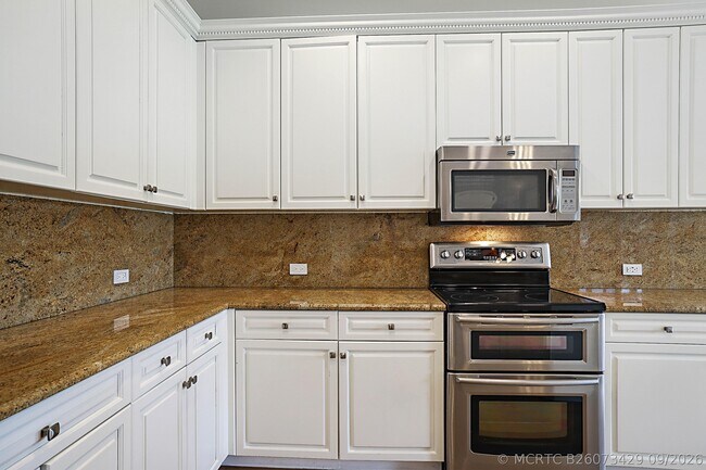 Building Photo - 11065 Stone Creek St