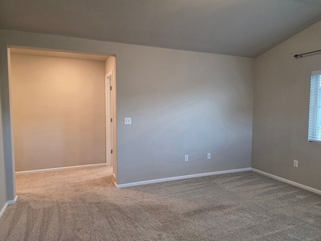 Building Photo - 4 Bedroom Home in Soundview Estates!