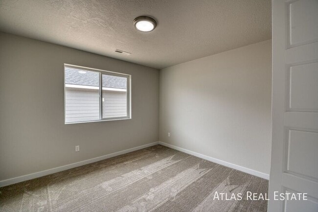 Building Photo - 3541 W Remembrance Dr