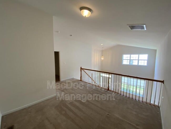 Building Photo - 1012 Maureen Dr