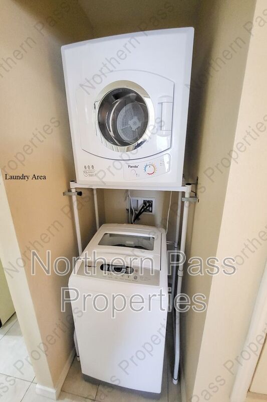 Building Photo - 7365 N. Loop