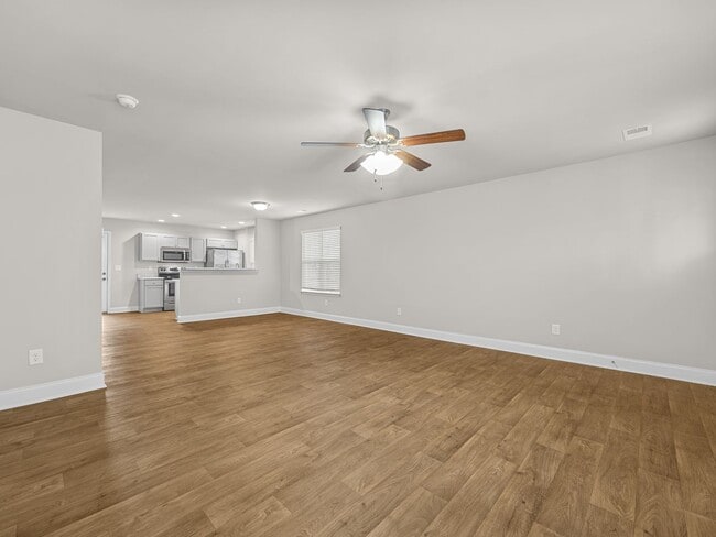 Building Photo - Charming two bedroom two and a half bathroom ready for you to call home!