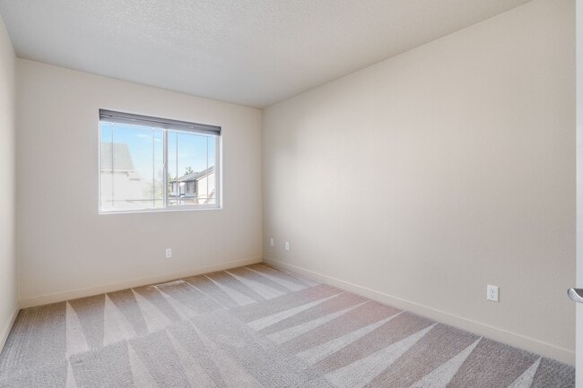 Building Photo - Beautiful 3 Bed, 2.5 Bath Rental Home in W...
