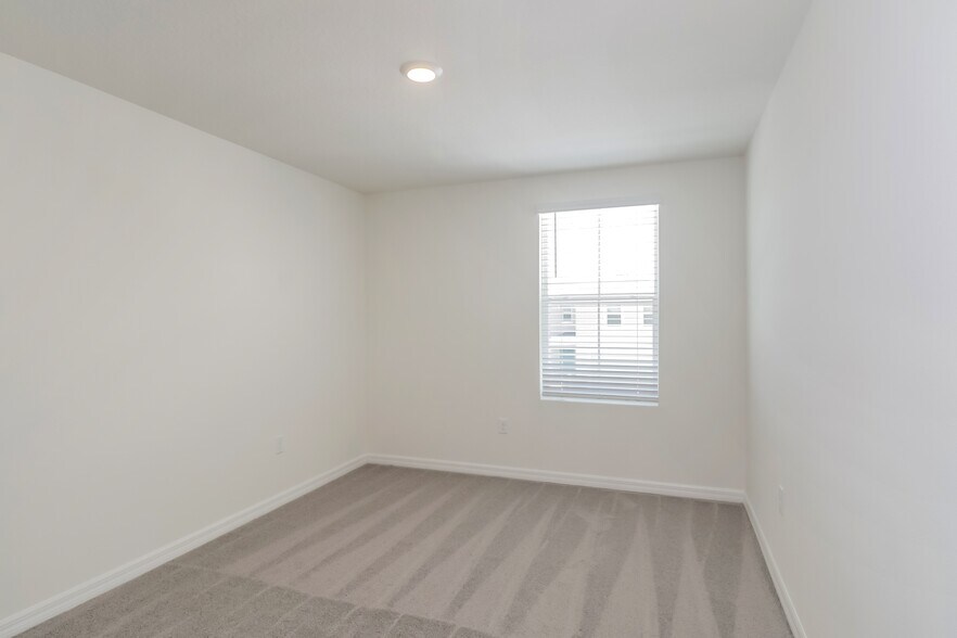 Building Photo - 476 Sunlit Coral St