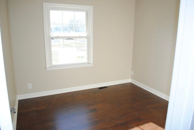 Building Photo - 2129 Dogoon Dr