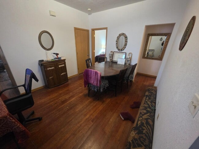 Building Photo - 445 N Plum St