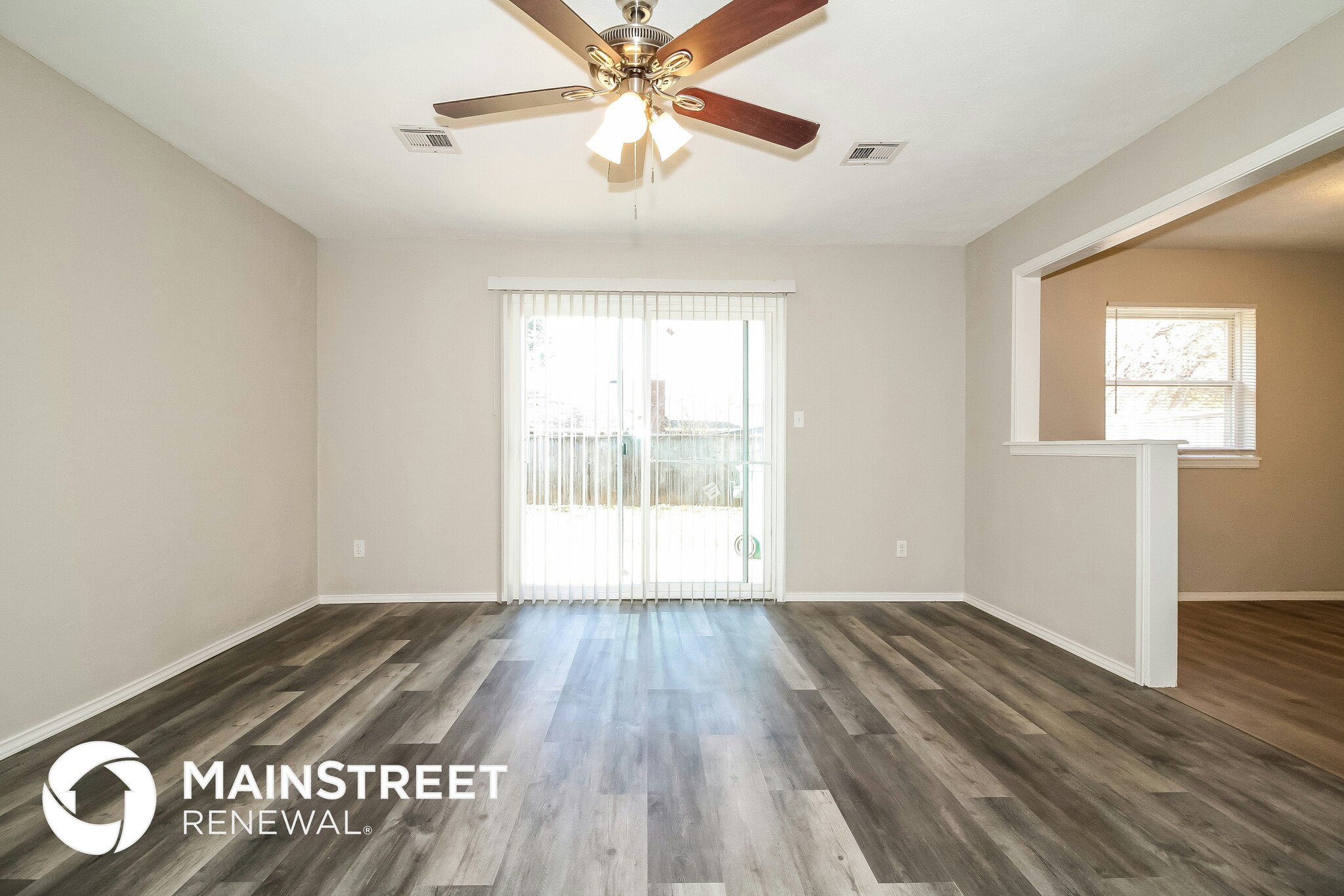 Building Photo - 10905 N Brauer Ave