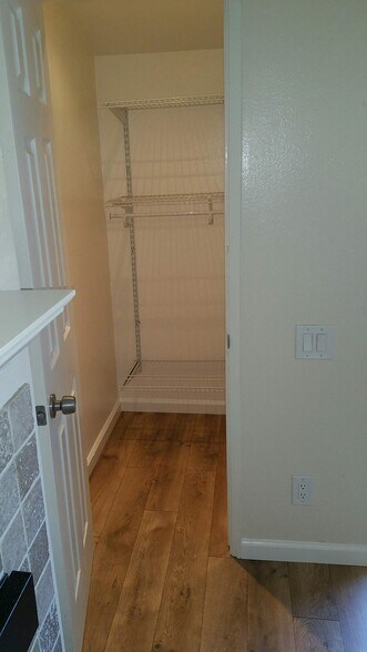 Building Photo - 2841 S Fairview St