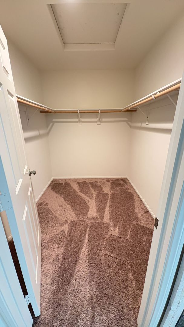 Building Photo - 4 BEDROOM, 3 BATH VICTORVILLE HOME