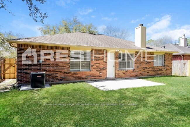 Building Photo - 13710 Sableglen Dr