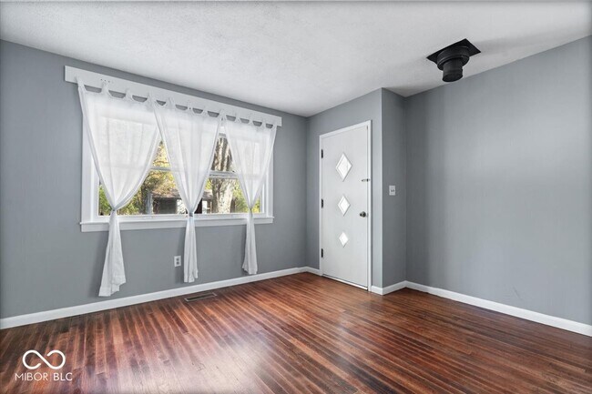 Building Photo - 10293 E County Rd 100 S