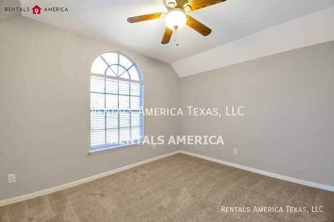 Building Photo - Villas at Suncreek, Allen! Beautiful 5 Bed...