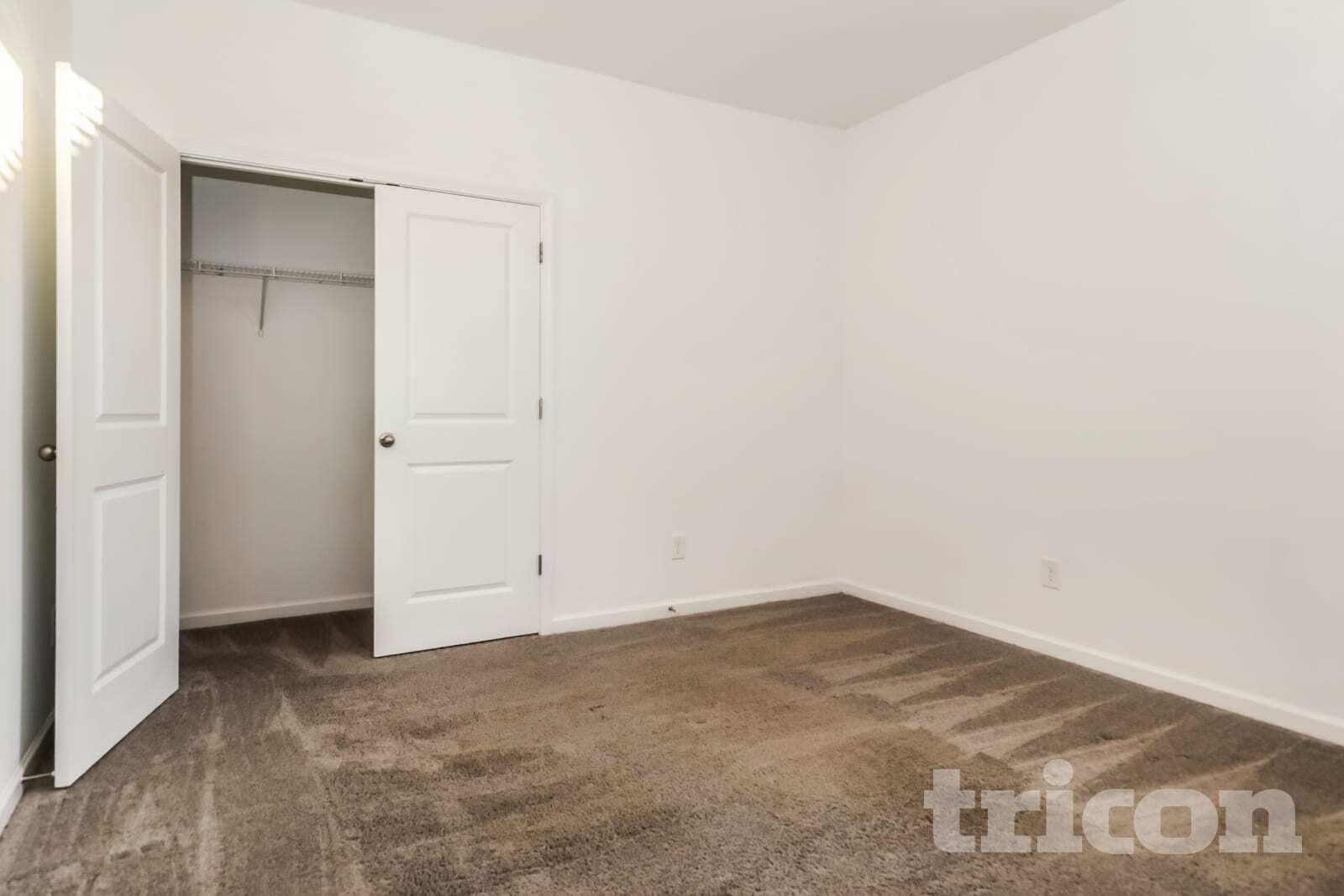 Building Photo - 173 Everett Sq