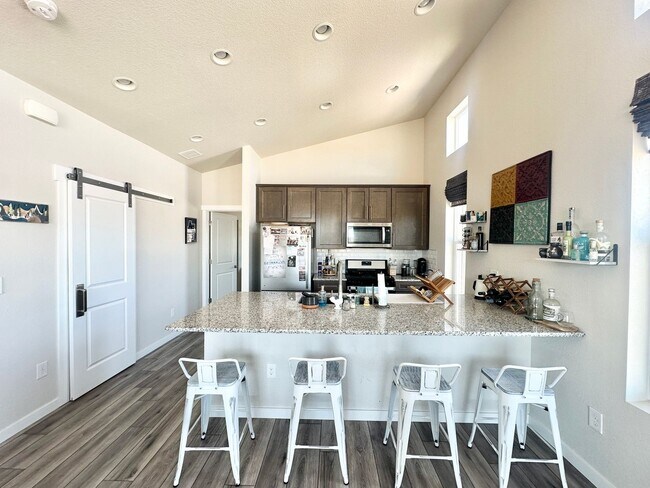 Building Photo - Like New 2 Bed, 2 Bath Single Family Home in 80922!!!!