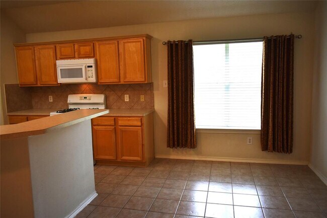 Building Photo - 18314 Manorcliff Ln