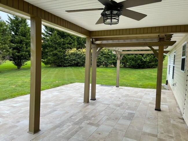 Building Photo - Location Location Location!!!