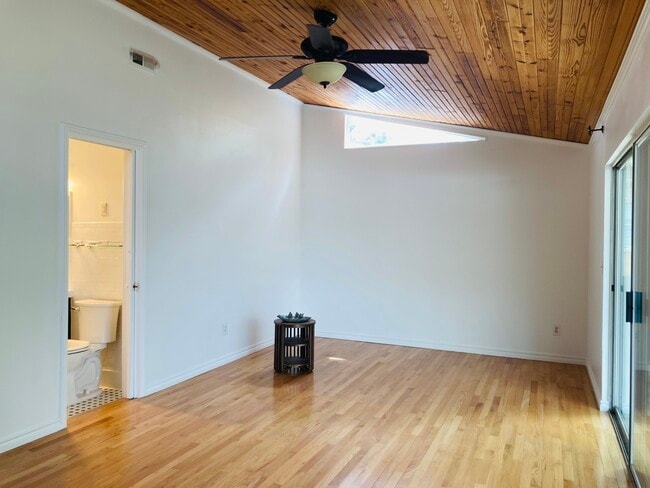 Building Photo - 204 Montclair Ave