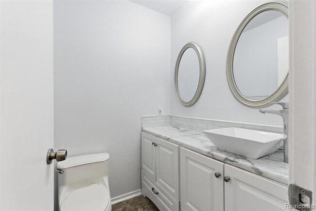 Building Photo - 5186 E 14 Mile Rd