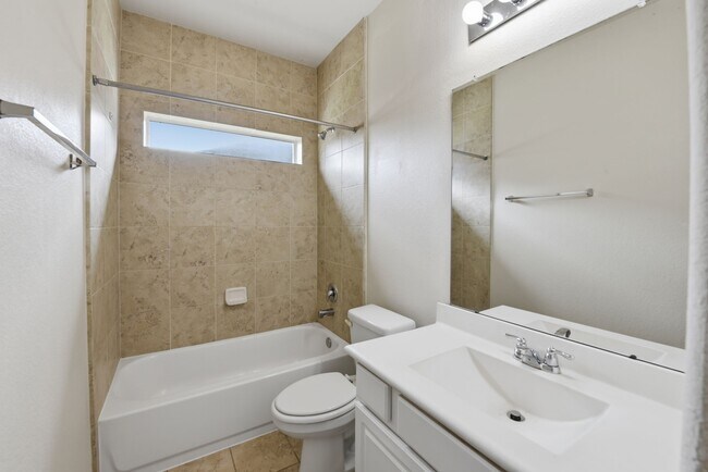 Building Photo - 20126 Graphite Canyon Ct