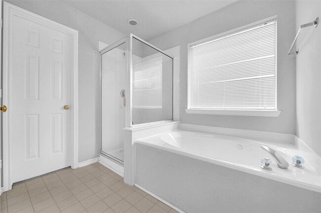 Building Photo - 22703 Holly Lake Dr